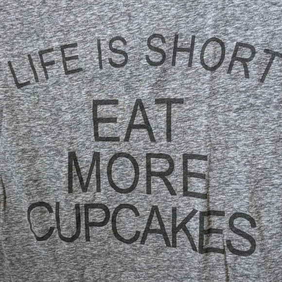 Graphic tee - Picture 1 of 2